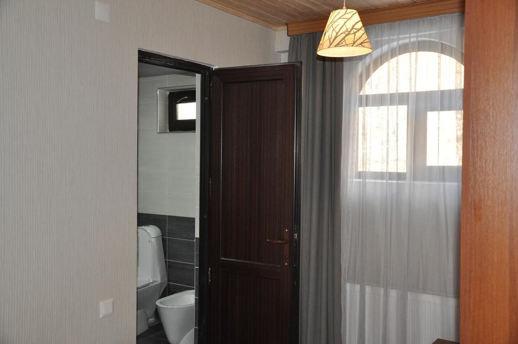 Guesthouse David Zhorzholiani Mestia Room photo
