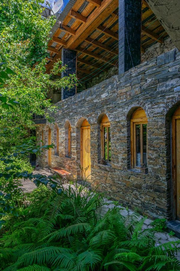 Guesthouse David Zhorzholiani Mestia Exterior photo