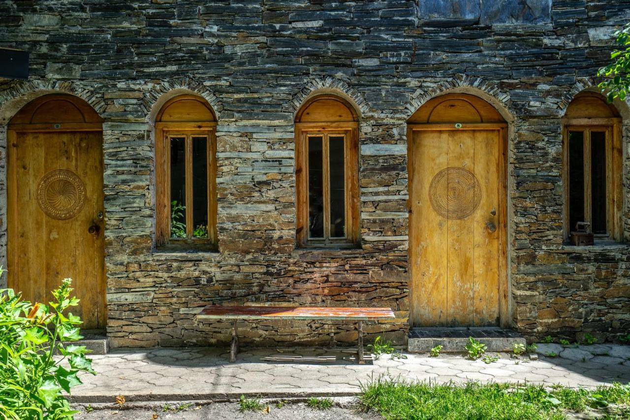 Guesthouse David Zhorzholiani Mestia Exterior photo